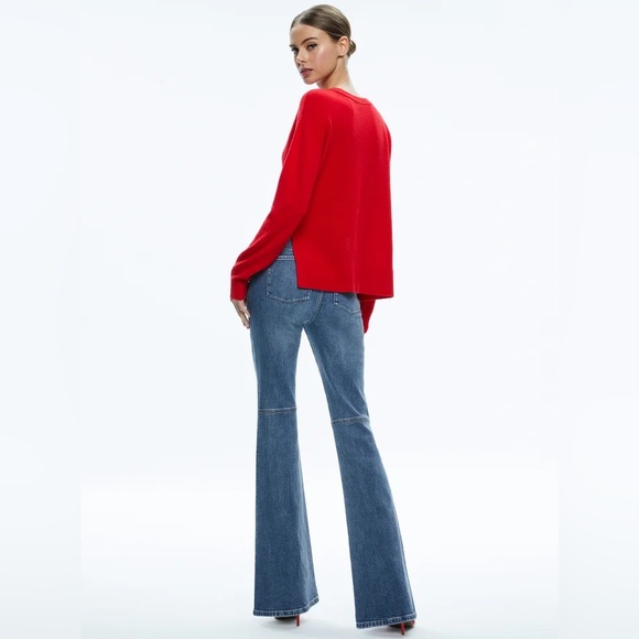 NWT Alice + Olivia Stacey Mid Rise Bell Jean in Albee Vintage Blue - Picture 3 of 10